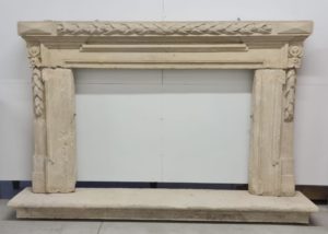 Camino Luigi XVI decorato con treccia