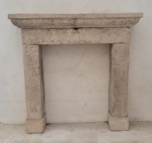 Camino antico in pietra di piccole dimensioni