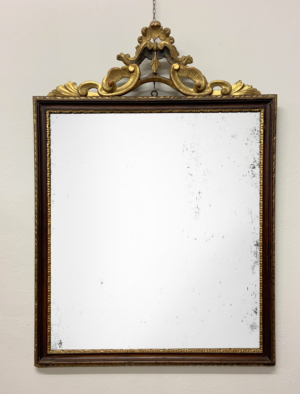Specchiera di fine '700 con cimasa dorata