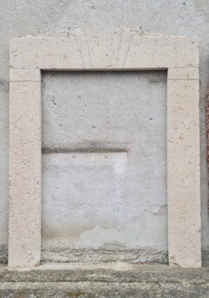 Portale antico in Pietra di Prun