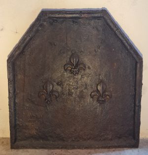 Piastra in ghisa da camino decorata con tre gigli di Firenze