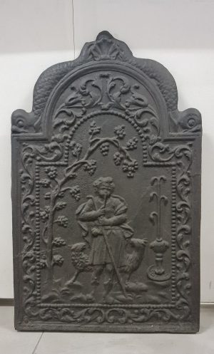 Piastra in ghisa da camino decorata